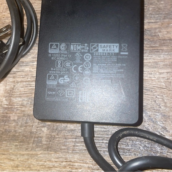 199W Microsoft AC 15.35V 12.96A Adapter 1931 M1117731-003 w/Cord Tested OEM - Picture 2 of 4